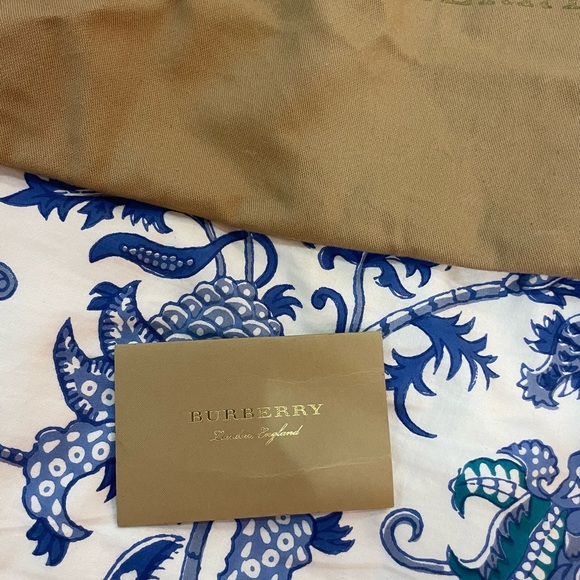 Burberry The 1983 Check Link Bag with Leather Trim - Picture 8 of 9